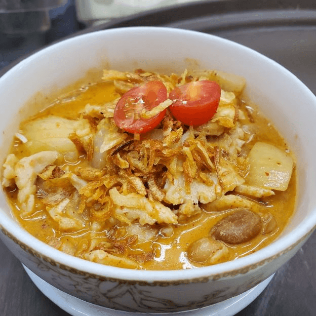 M12 Massamun Curry