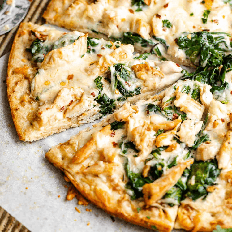 Garlic Chicken Alfredo Pizza (Small 12")