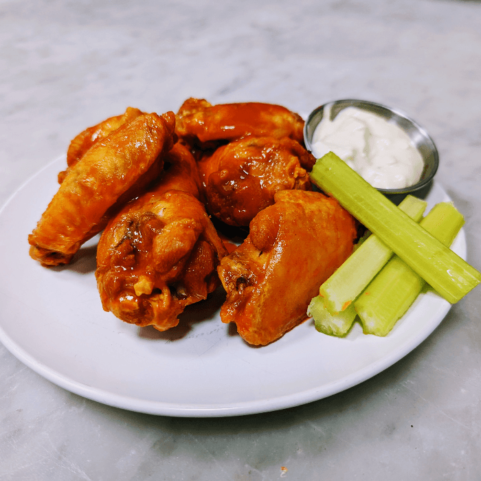 Wing It: Pizza and American Favorites