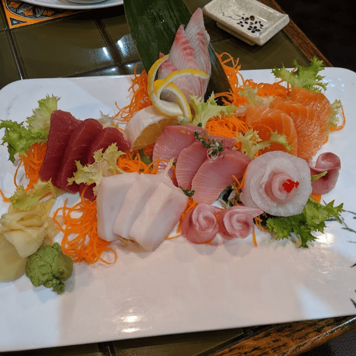Sashimi Deluxe.