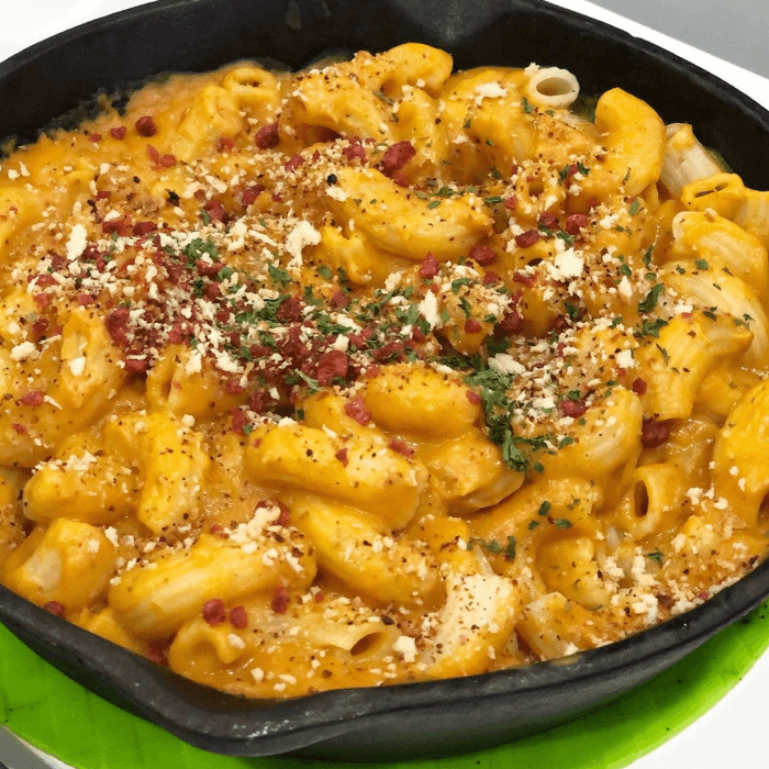 Mac 'N' Cheese Skillet