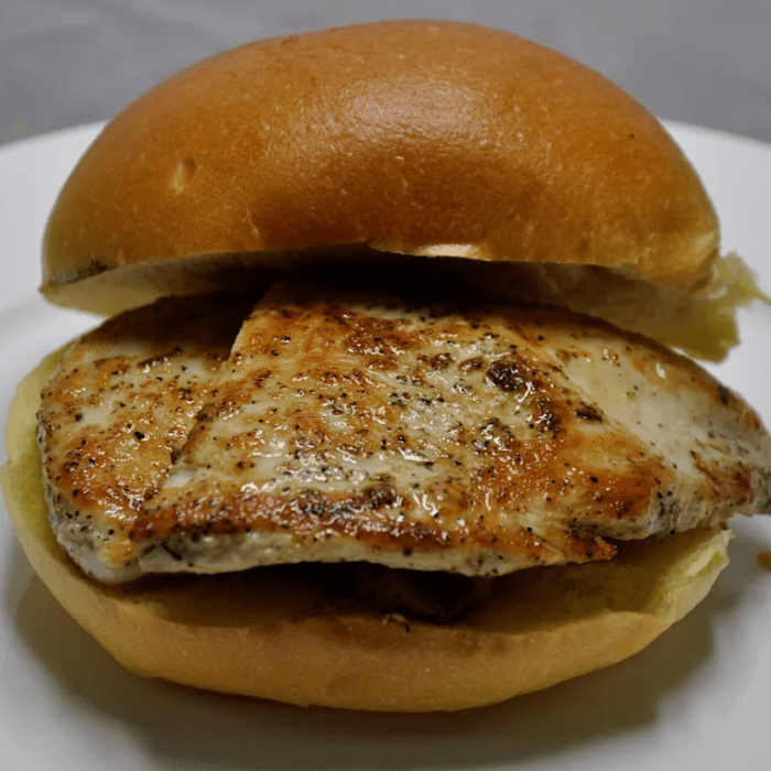 CHICKEN SANDWICH.