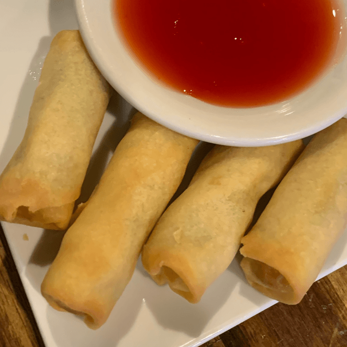 Veggie Egg Rolls (1pc).