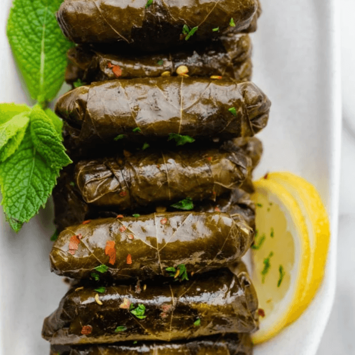Meat Grape-leaves (8 pieces)