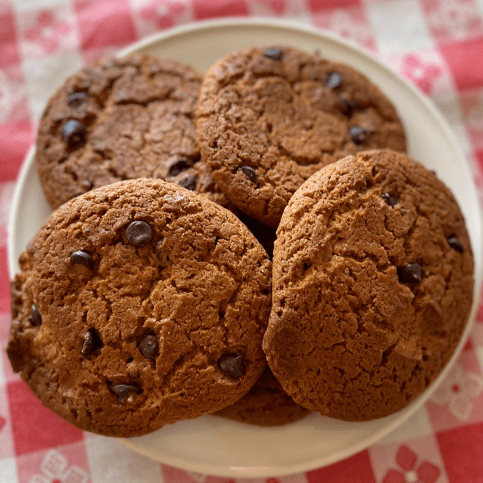 Baked Chocolate Chip Cookies