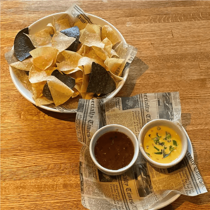 Chile Con Queso.