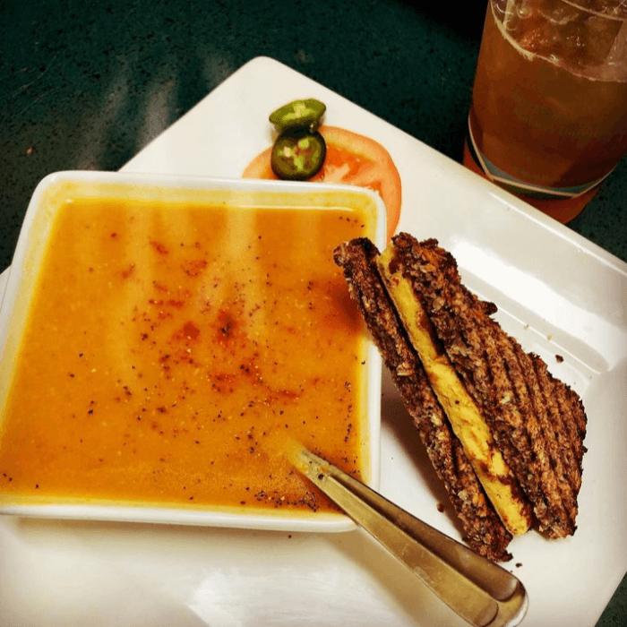 Grilled Cheese + Soup COMBO (w/Bowl 12 Oz Spicy Tomato Soup)