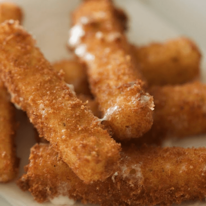Small Fried Mozzarella Sticks