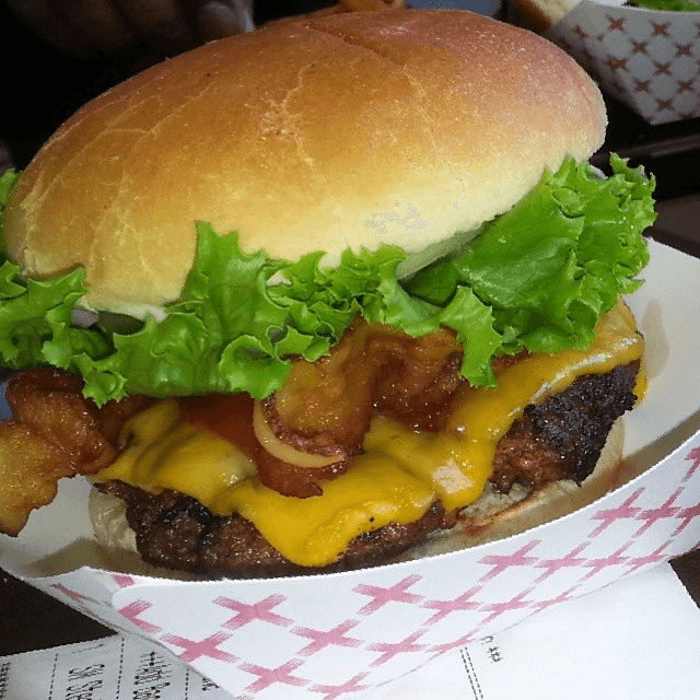Bacon Cheddar Burger 