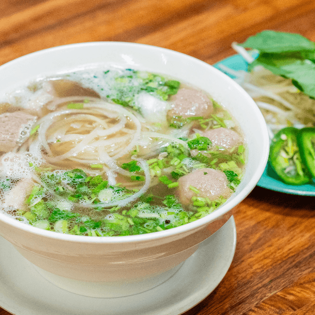 Beef Noodle Soup / Phở 