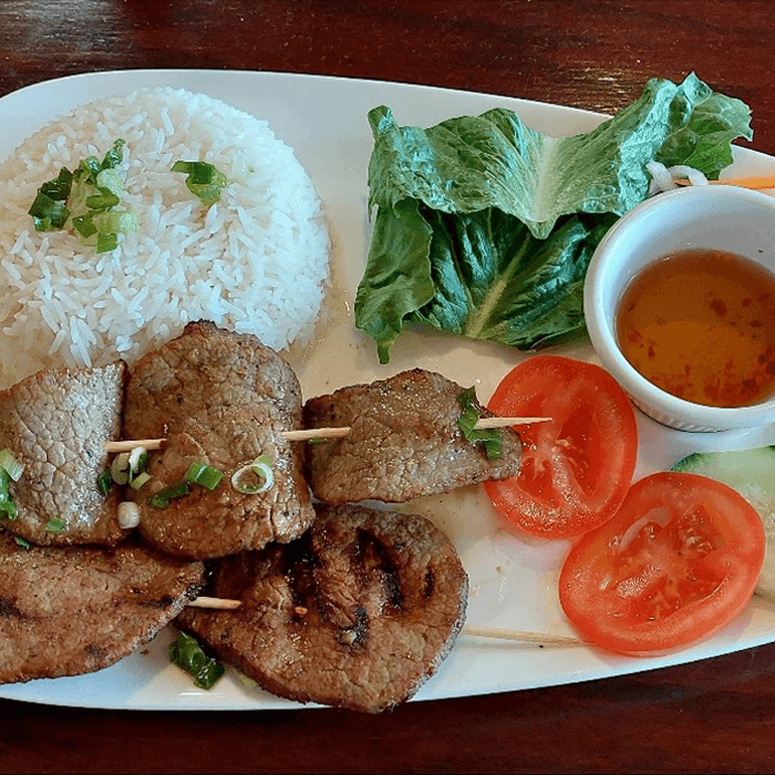 R2. Rice with Grill Beef (Com Bo Nuong)