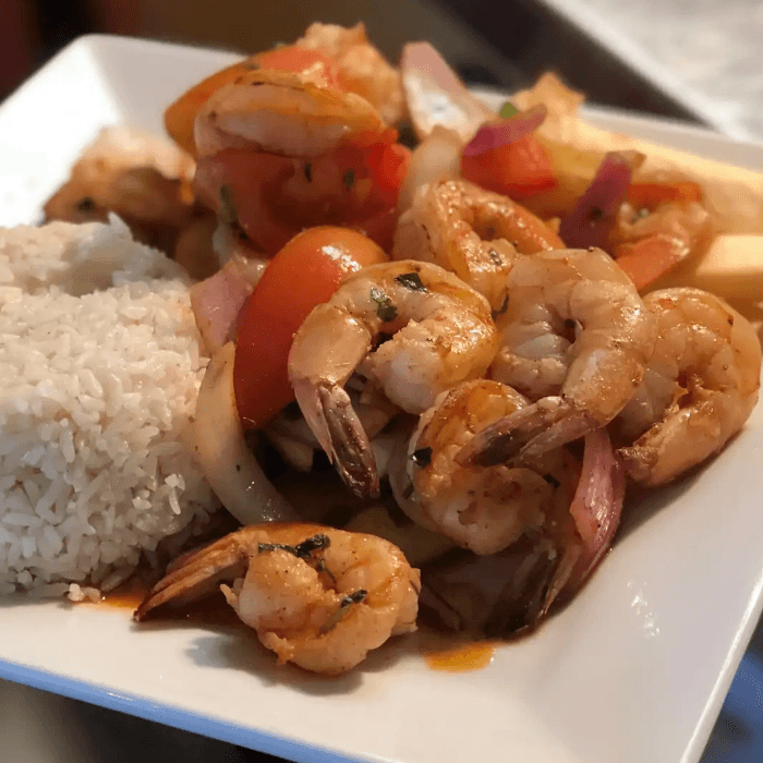 Shrimp Sauteed (Saltado de Camarones)