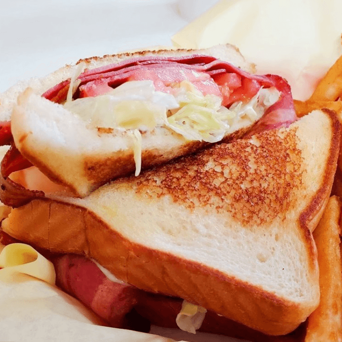 BLT Sandwich (Turkey Bacon)