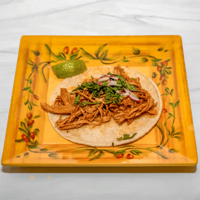 Tinga Tacos (Shredded Chicken).