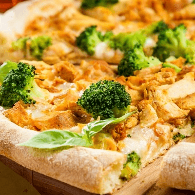 Broccoli and Chicken Pizza