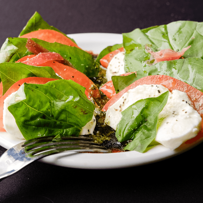 APPETIZER Caprese Salad 