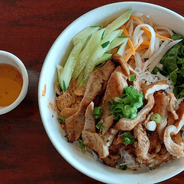 V3. Grilled Pork Vermicelli (Bun heo nuong)