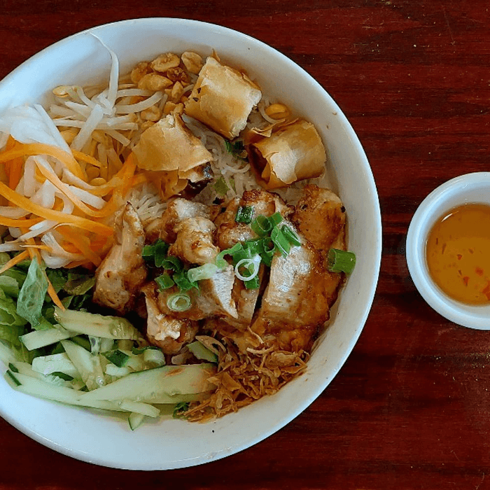 V5. Grilled Chicken Vermicelli and Spring Roll (Bun ga, cha gio)