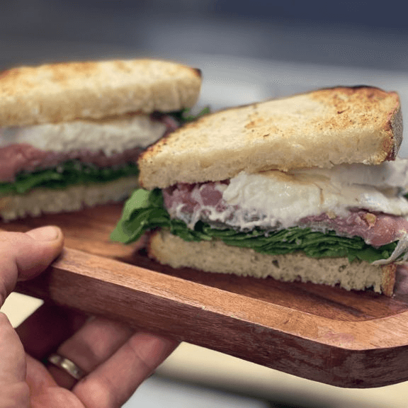 Prosciutto E Mozzarella Sandwich