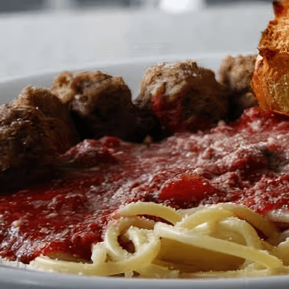 Delicious Spaghetti Dishes at Our Pizza Restaurant