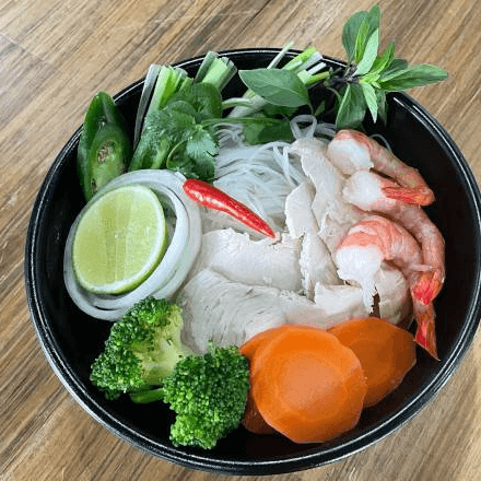 P15 Chicken and Shrimp Pho