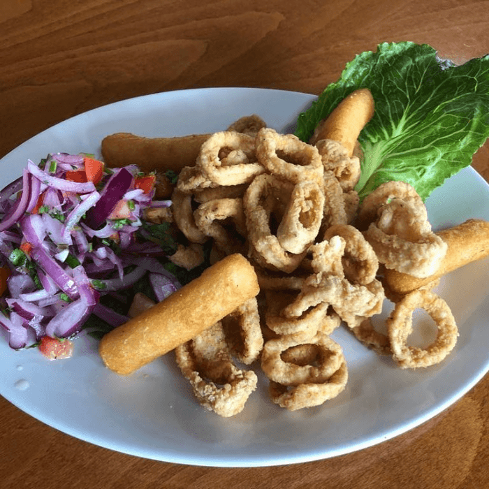Fried Calamari / Chicharron de Calamari Platter
