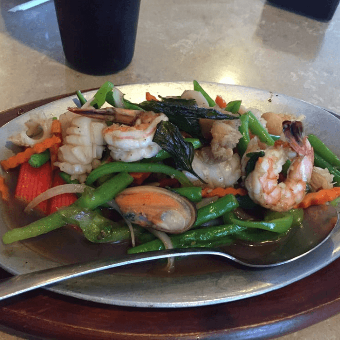 Seafood in Basil Sauce