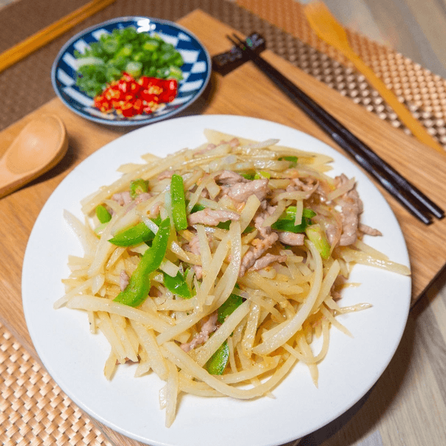LS. Sauteed Shredded Pork with Potatoes 土豆肉絲