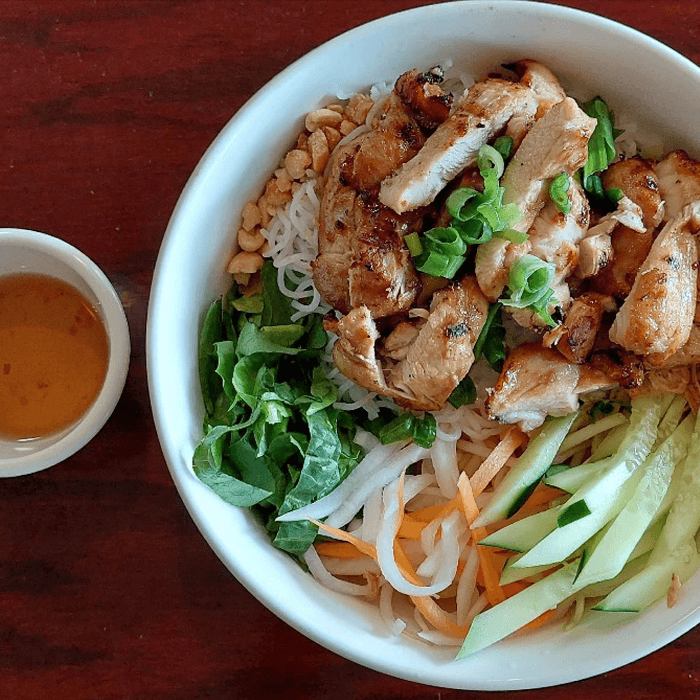 V2. Grilled Chicken Vermicelli (Bun ga nuong).