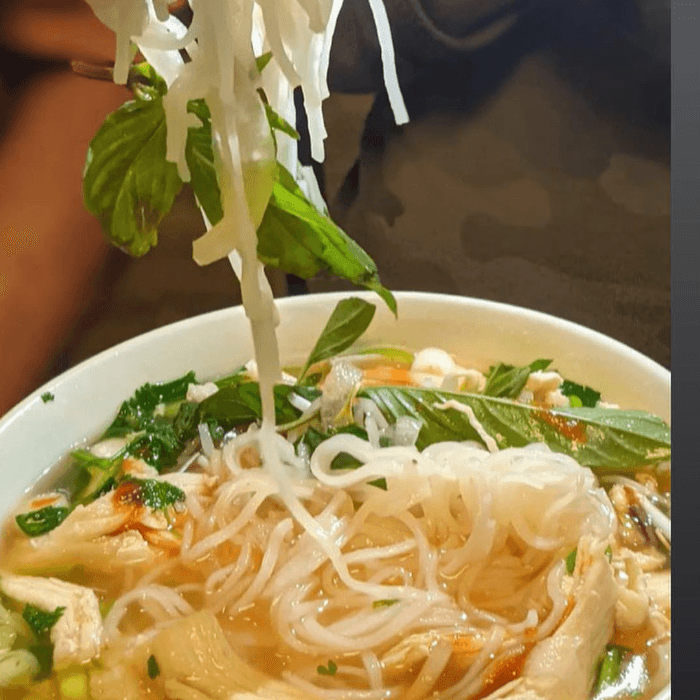 L1. Steamed/Grilled Chicken and Rice Noodle Soup