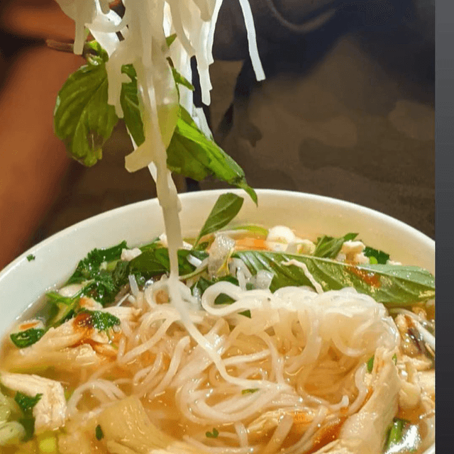 1. Steamed/Grilled Chicken and Rice Noodle Soup