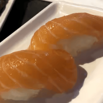Fresh Salmon Delights: Sushi and Japanese Favorites