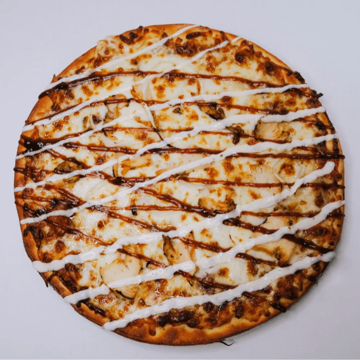 Chicken on the Barbie Pizza (Neapolitan or Cauliflower).