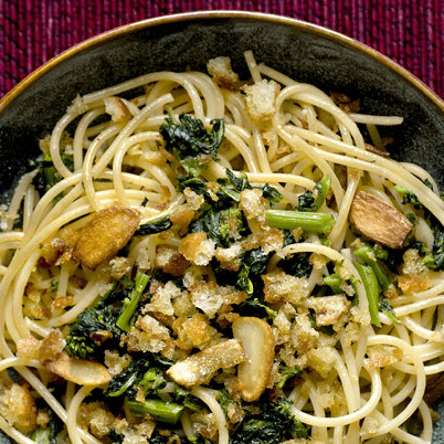 Pasta with Chicken Broccoli Garlic and Oil