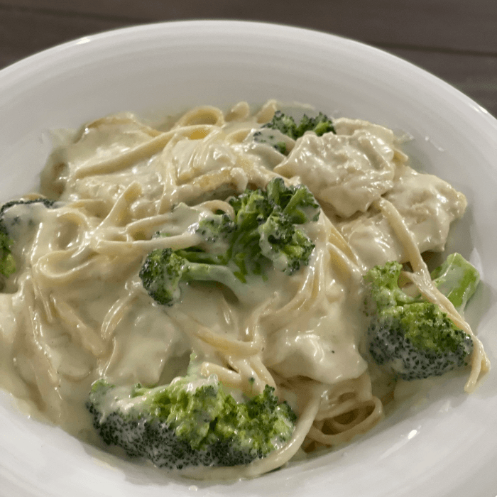 Chicken & Broccoli Alfredo Pasta