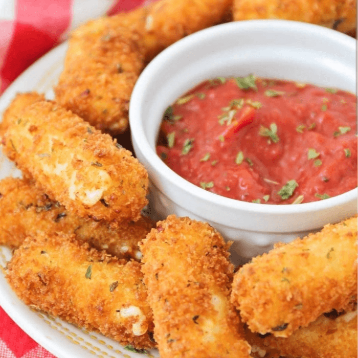 Mozzarella Sticks (6)