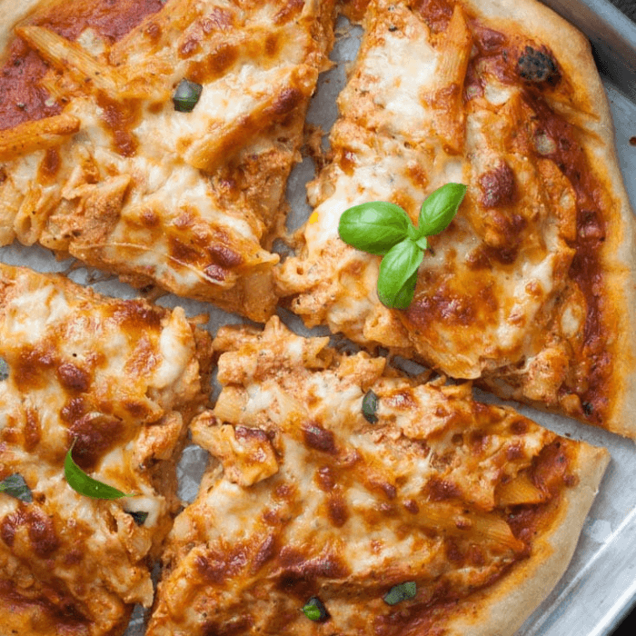 Baked Ziti Pizza (14" Medium)