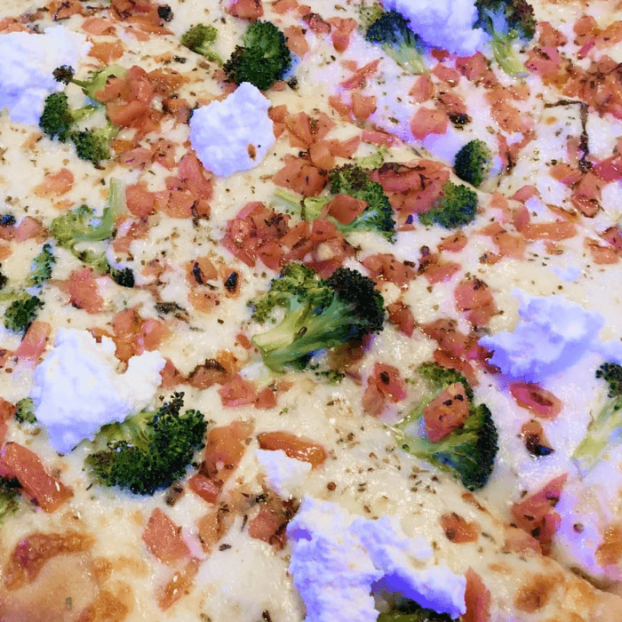 White Pizza (16")