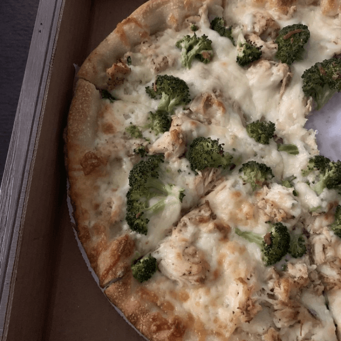 Chicken Alfredo Pizza (X-Large 18")