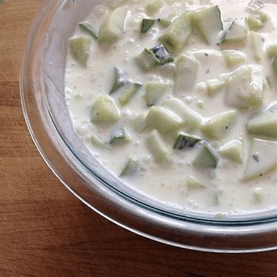 Cucumbers and Yogurt Salad With Pita 