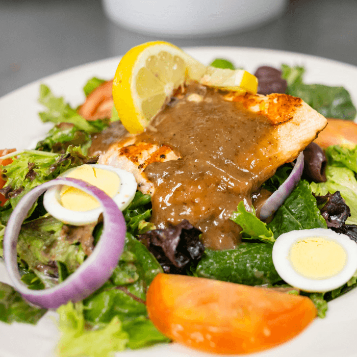 Niçoise Salmon Salad