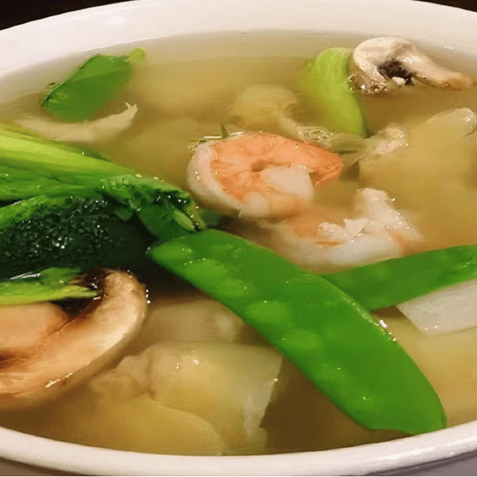  Combination Wonton Soup 什锦云吞汤