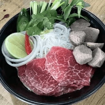 P3 FILLET MIGNON STEAK & MEAT BALL PHỞ / Phở Tái Bò Viên.