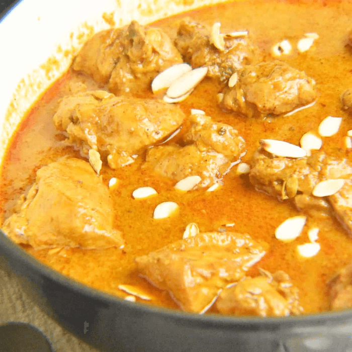 Delicious Indian Cuisine: Tandoori, Biryani, Samosas