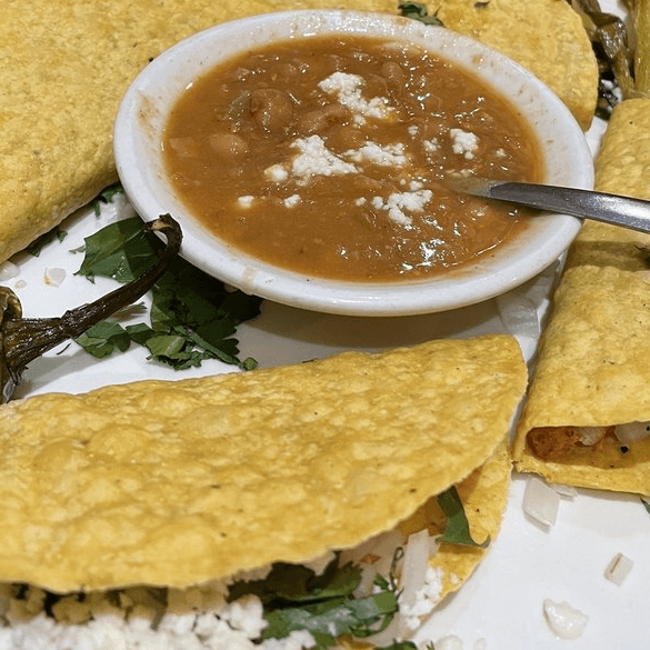 Tacos De Pollo Asado (4 Pcs).