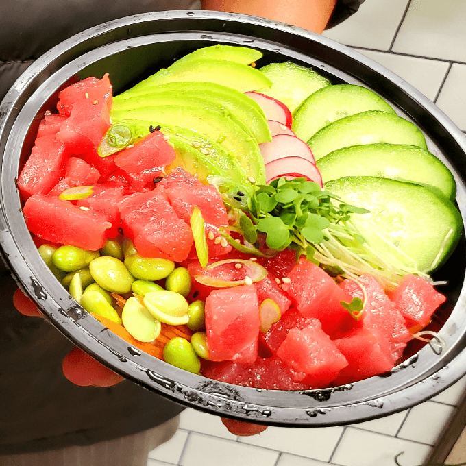 25. Tuna Poke Bowl *