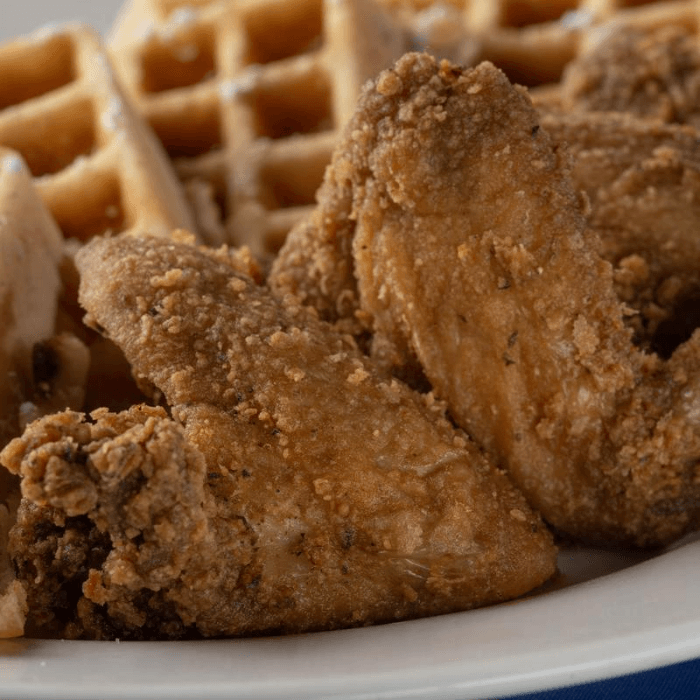 Chicken & Waffle -Brunch