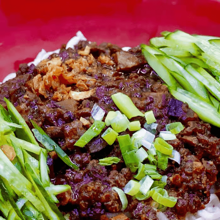 N13. Zhajiang Noodle 炸醬麵.