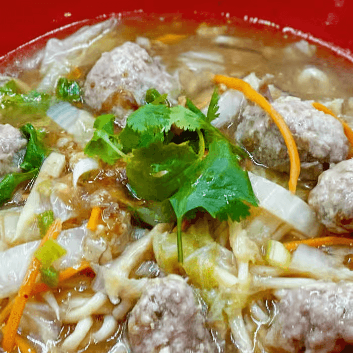 N05. Taiwanese Meatball Noodle Soup 沙茶肉羹麵