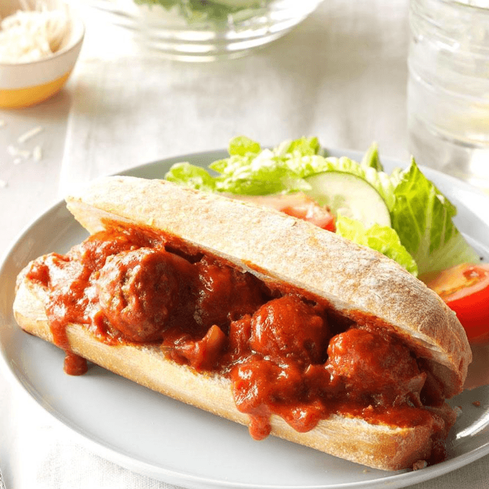 Meatballs Sandwich Deluxe
